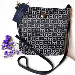 NEW CROSSBODY BAG TOMMY HILFIGER squared